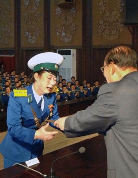 朝鲜的孩子们都崇拜谁？孩子们响亮回答，科学家、劳模、世界冠军