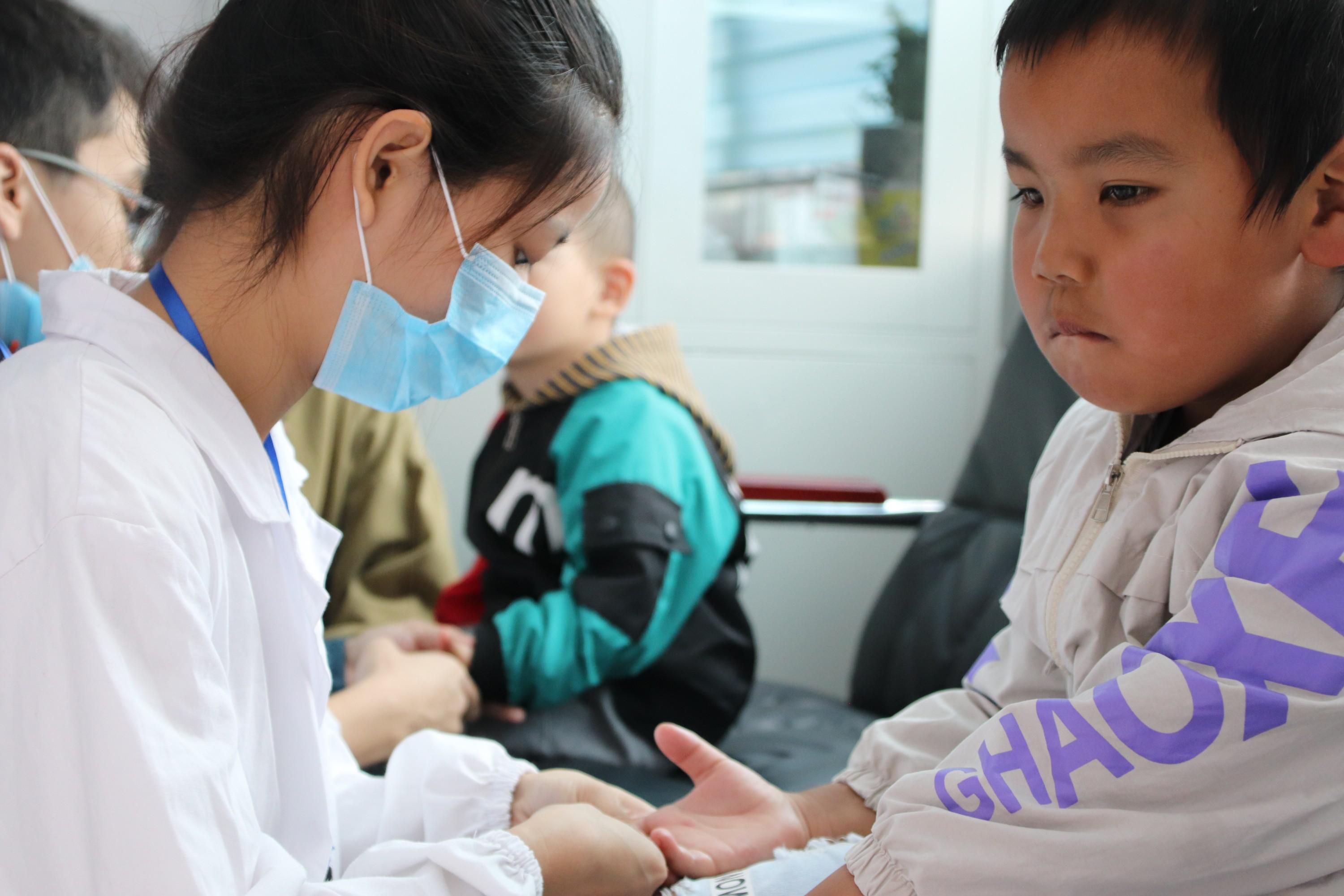 传承中医小儿推拿，“长青藤”助力青海湖乡卫生院