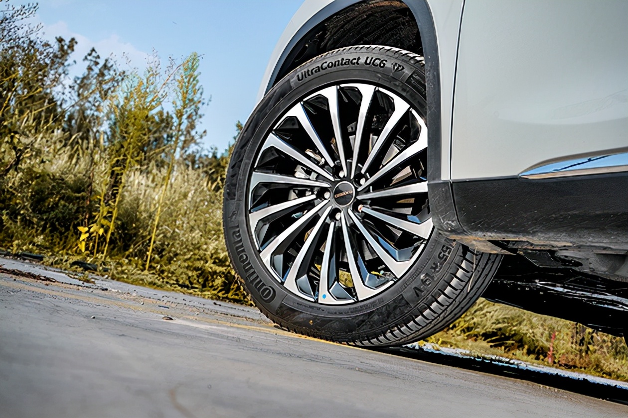 试驾星途凌云400T用自主品牌SUV跑“0-4”是种怎样的体验？