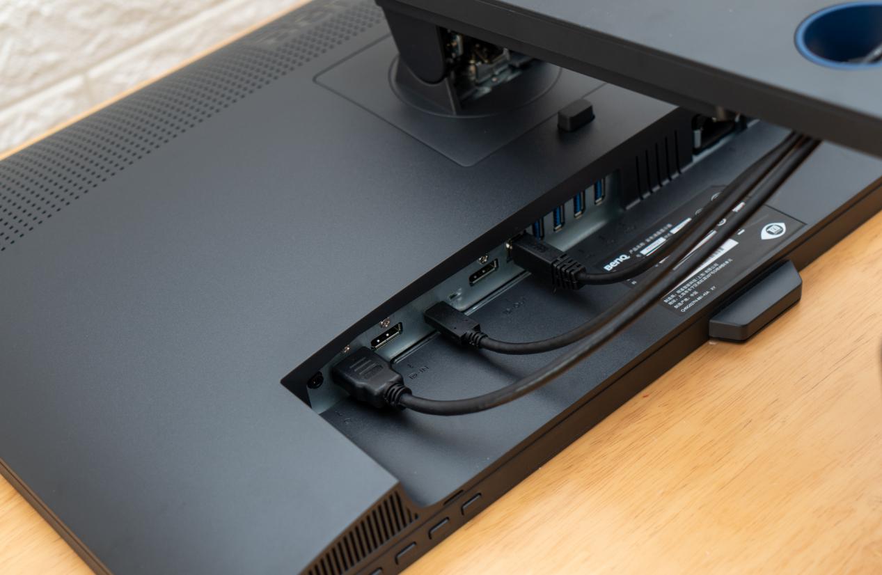 笔记本外接2k240hz显示器用什么线,2.5k的笔记本接2k显示器