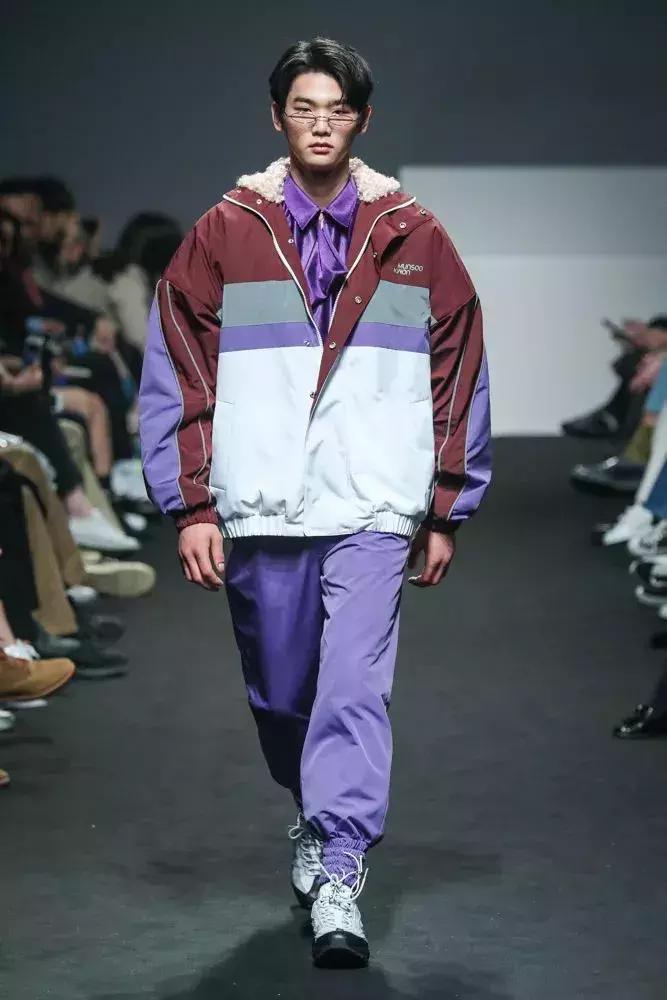 潮爆了｜冬天羽绒服穿腻了，可以试试这种复古运动风