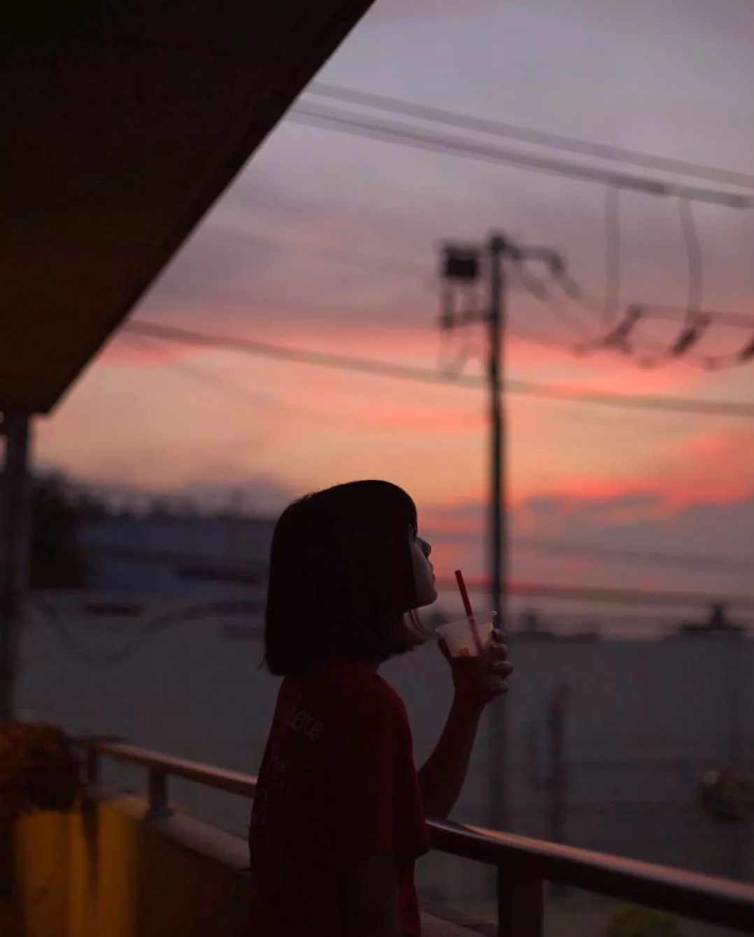 拍照尴尬怎么化解,拍照不自然不上镜的解决办法