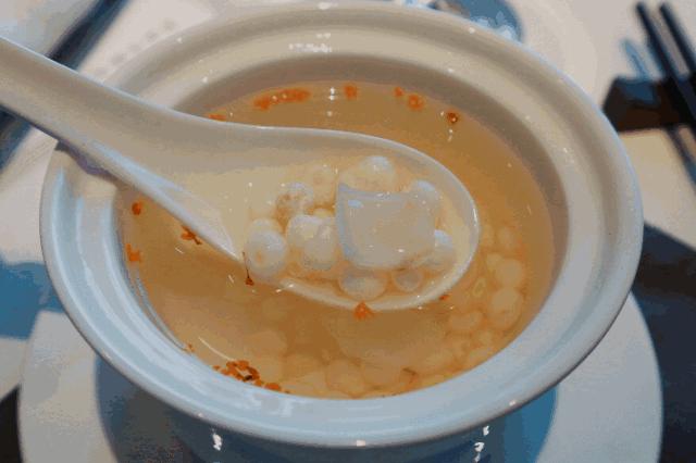 推荐！10家适合亲朋好友组团拔草的餐厅！