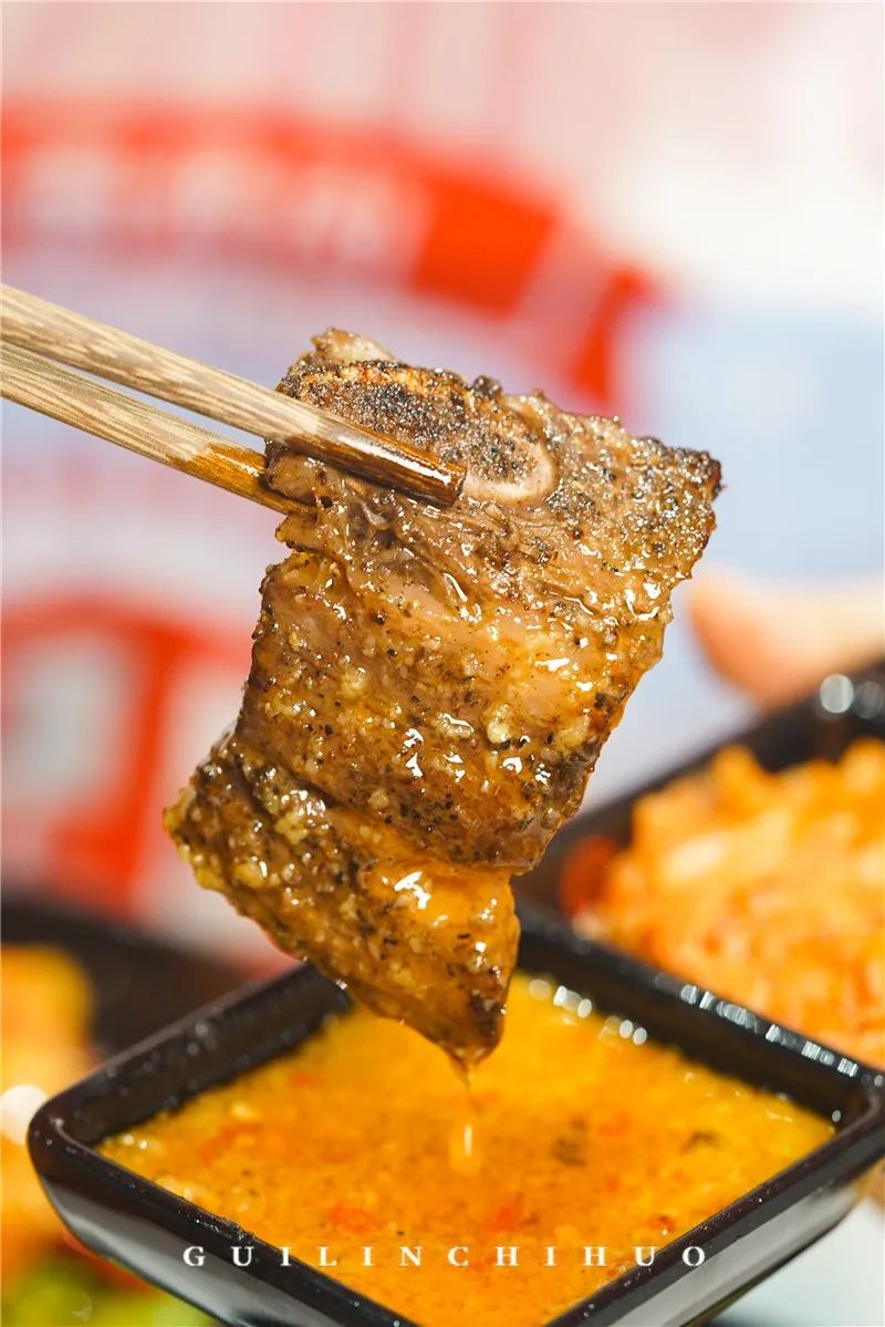 被安利了3年的长沙网红烤肉店,这回在桂林终于吃上了