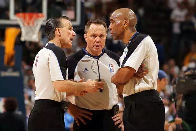 黑哨被暴打的裁判,黑哨裁判被打后续