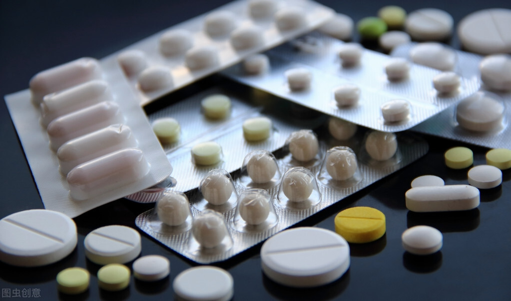 狗狗尿里有果冻粘液,狗狗子宫蓄脓流大量脓液