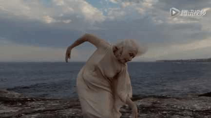 106岁芭蕾舞女终身未婚却人人羡慕：长寿秘诀，远离男人，多跳舞