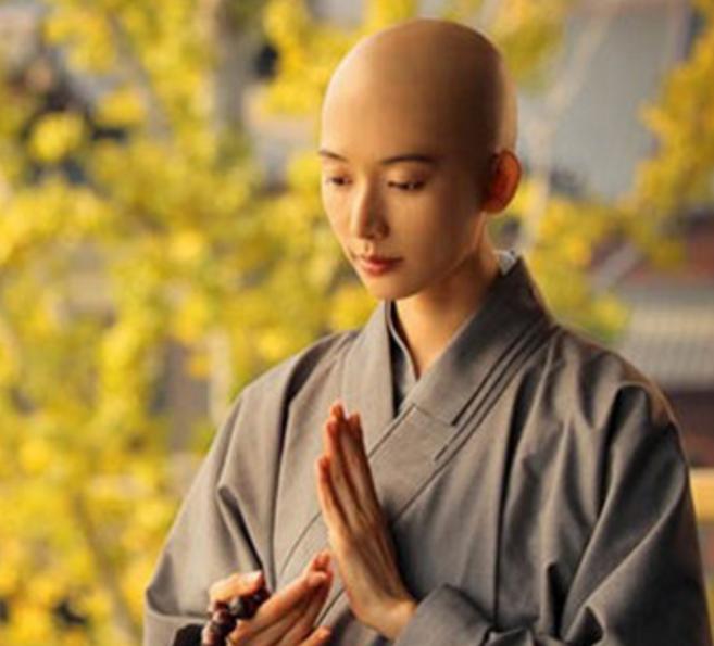 女明星剃光头你觉得谁最漂亮,明星为了演戏剃光头