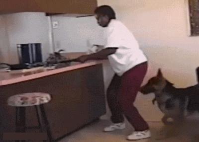 幽默gif：表哥误入传销之后，刚报完警，就收到消息