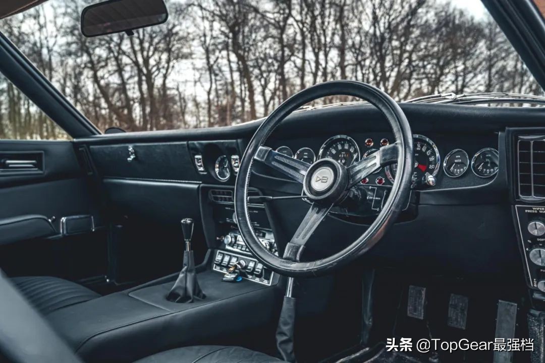 007座驾阿斯顿马丁,邦德路特斯