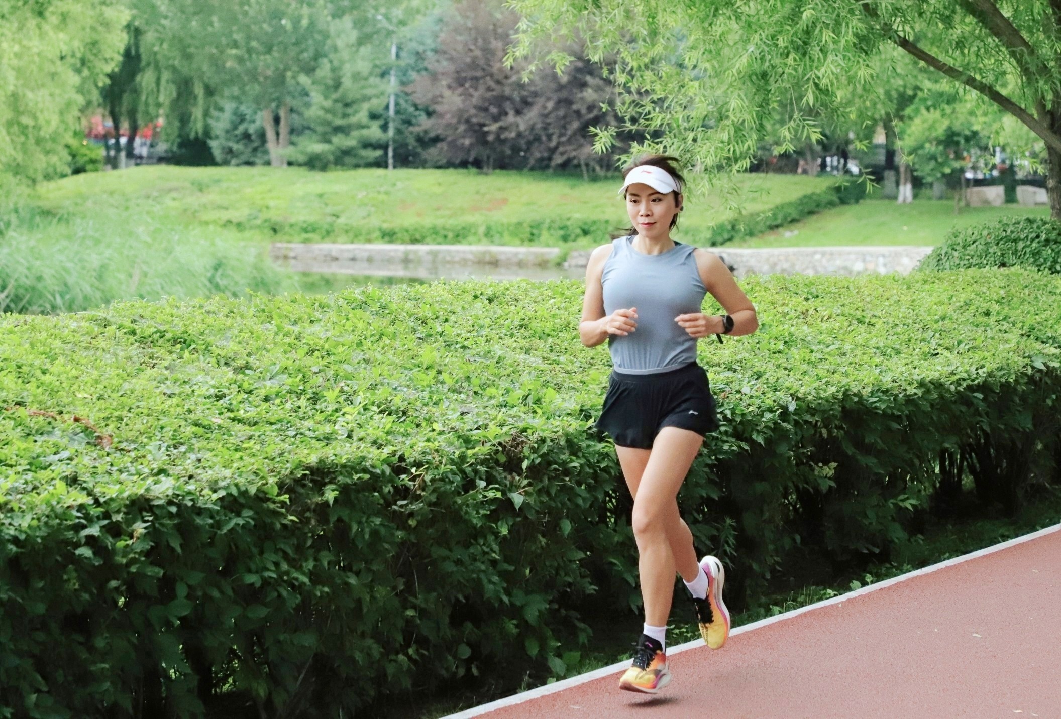 十岁女孩练出马甲线和腹肌,如何练出腹肌马甲线一天就成