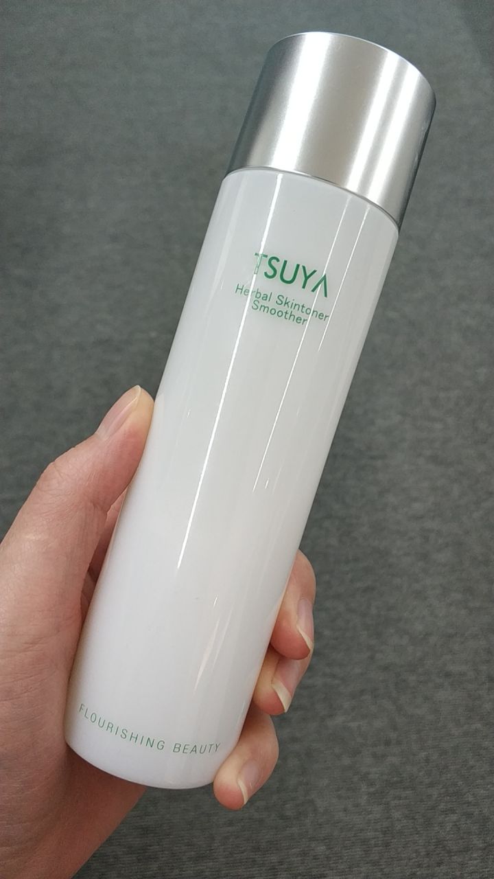 脸部黑头多毛孔粗大护理过程,鼻子黑头多毛孔粗大用药膏教程