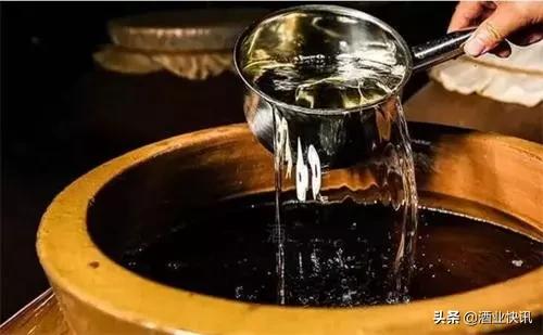 品牌白酒线下有专卖店吗,白酒旗舰店和专卖店哪个便宜