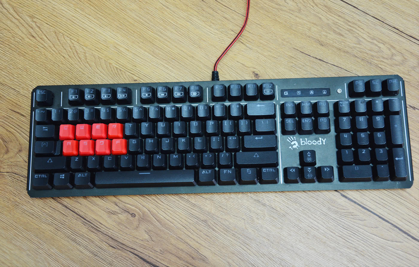 双飞燕q865光轴机械电竞键盘,双飞燕机械键盘975