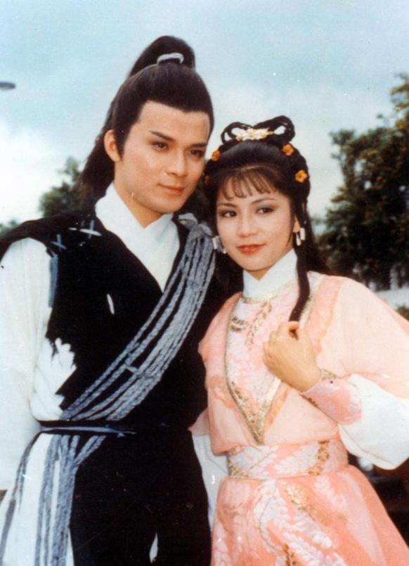 容忍妻子出轨，屡遭背叛却不离婚，黄日华才是真男人