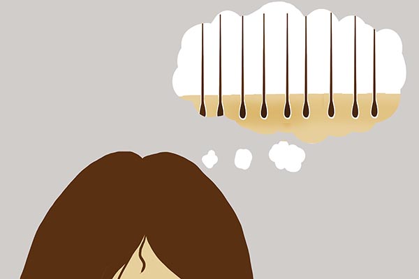 头皮上出小脓包出油,头皮出油起疙瘩有头屑