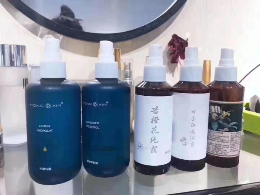 护肤用纯露是不是更好用,不同肌肤如何选择合适的纯露