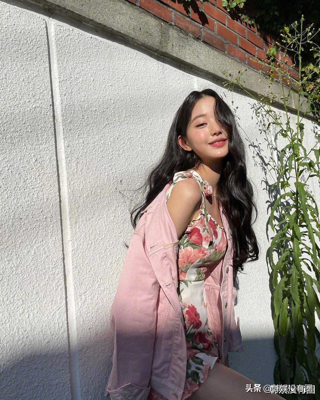 张元英izone练习室穿搭,张元英izone黑色西装