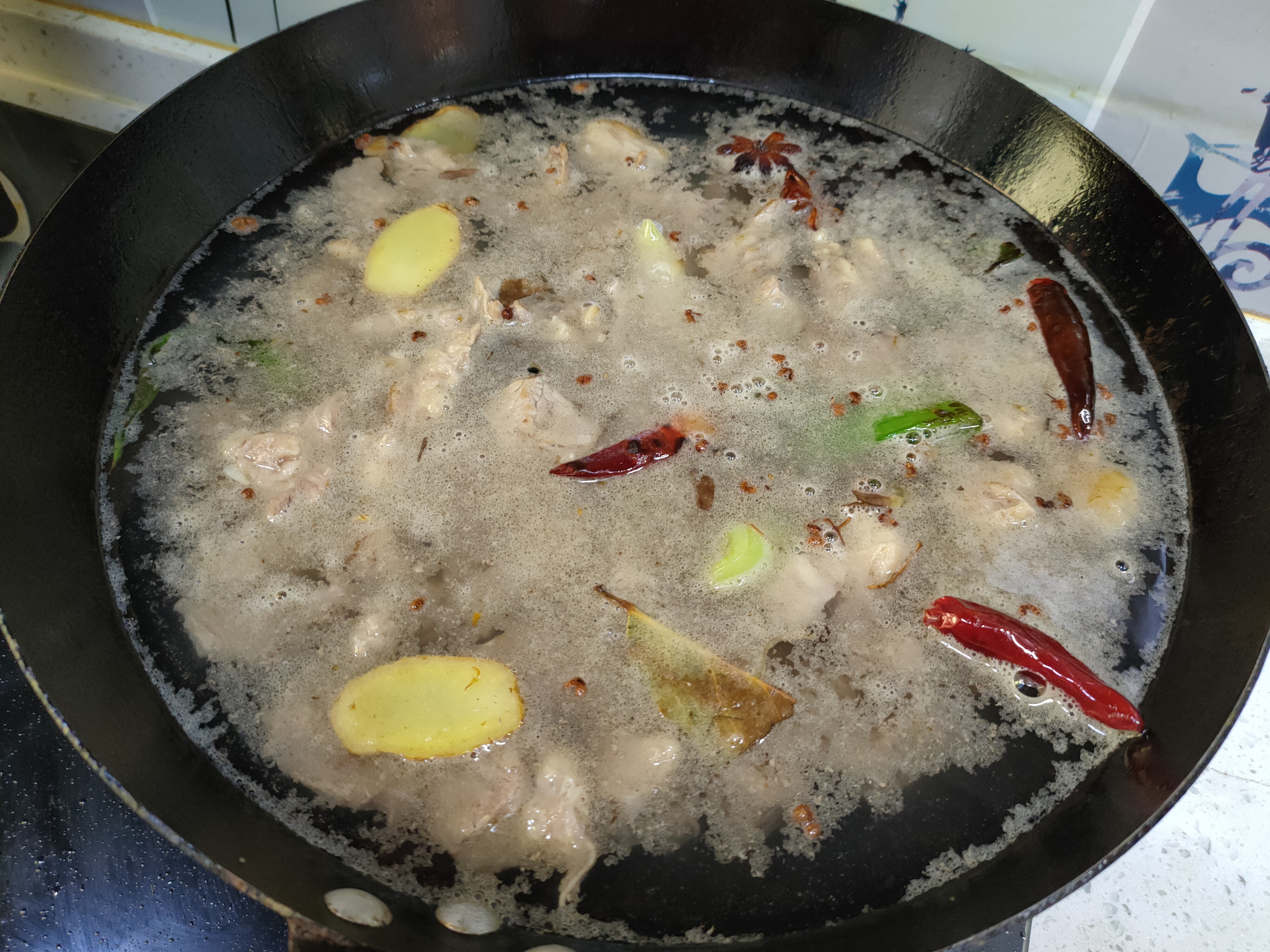 炖牛腩怎样不油,炖牛腩怎么不缩水