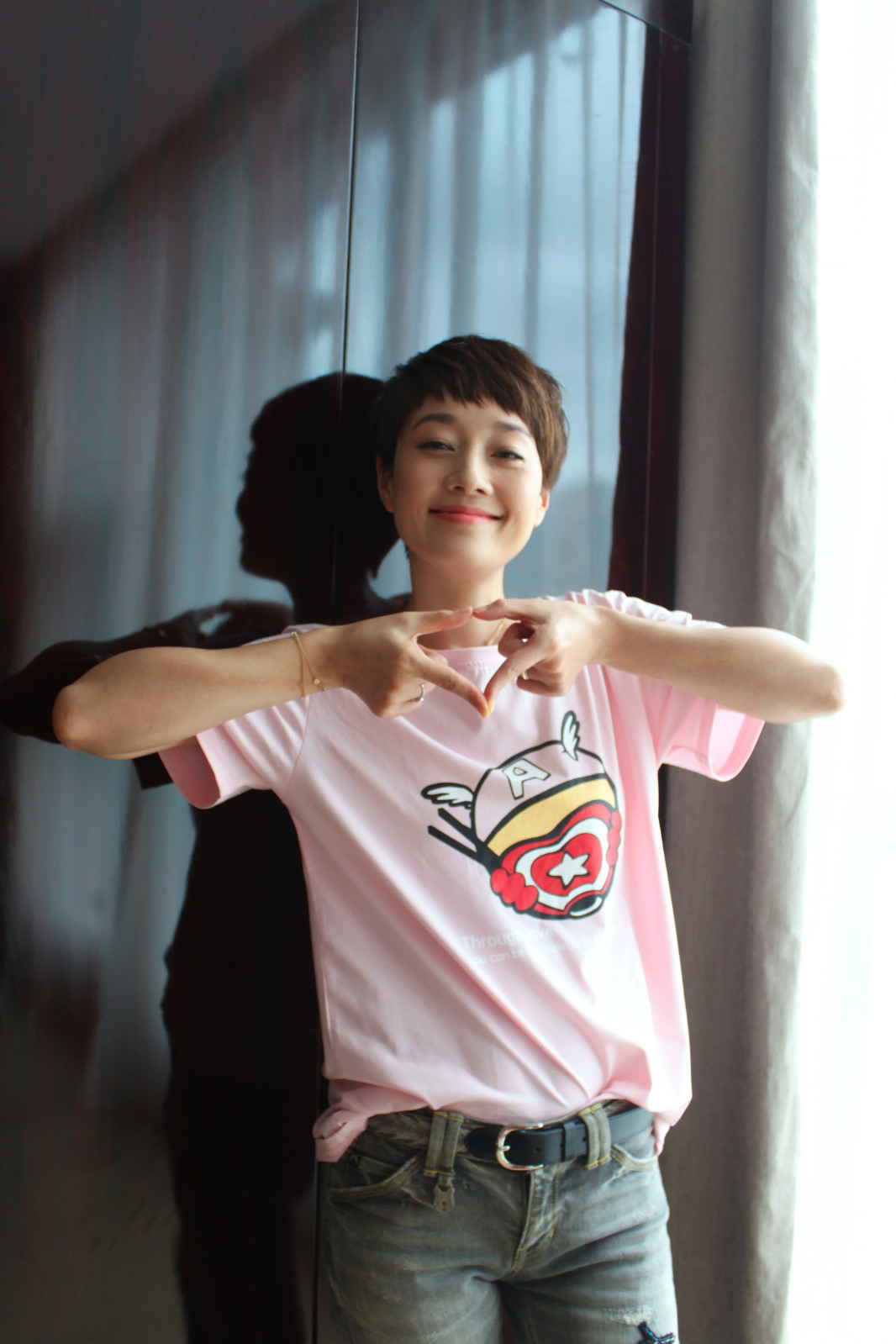 马伊琍t恤配中款裙,马伊琍条纹t恤女