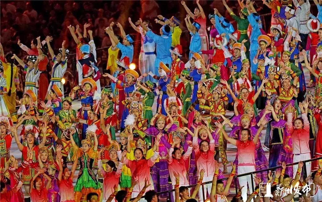 郑州奥体中心震撼场面,郑州奥体中心晚上视频