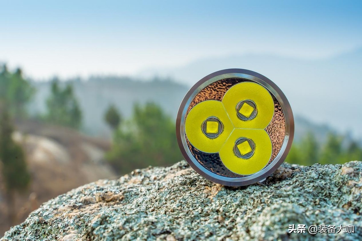 三眼小钢炮手电筒亮吗,三眼小钢炮强光