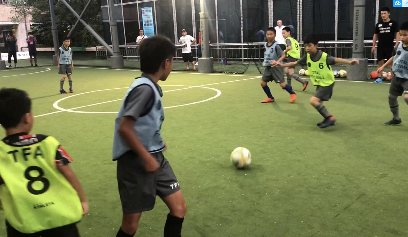 日本教练教孩子传球,日本教练执教中国u15