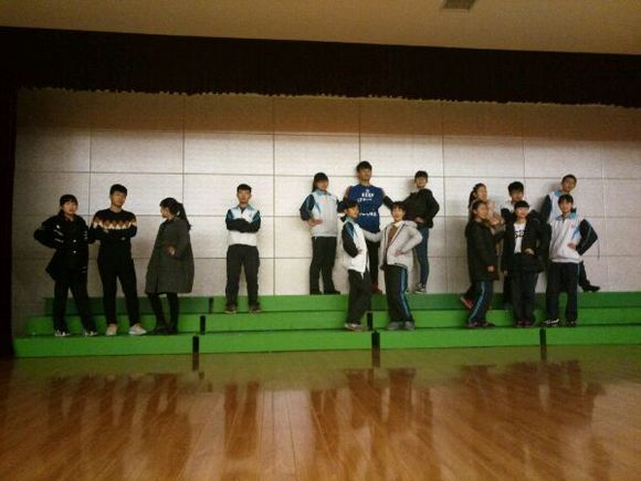 让每朵鲜花都艳丽：西安五十五中师生共创的校园歌曲教育叙事