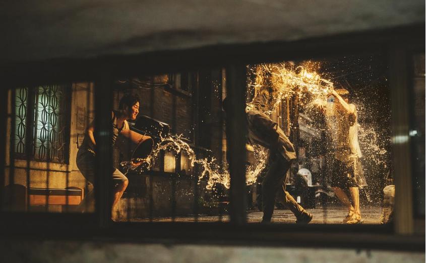 寄生虫故事梗概,寄生虫讲的是什么社会现象