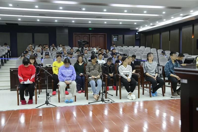 江苏一女子因迷恋减肥误入歧途：销售201万粒有毒*肥药减**获利228万，成本四五毛卖80元一粒！12人团伙被端