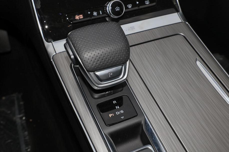 荣威rx5最新款这款车值得入手吗,新国潮智联网suv荣威rx5