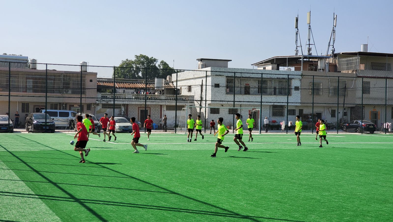 乡村私人建足球场有补贴吗,加强足球场地建设和开放利用