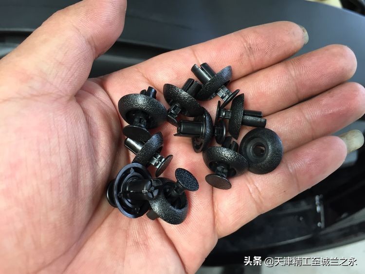 化州7哥翻新12代皇冠多少钱,11年丰田皇冠内饰翻新