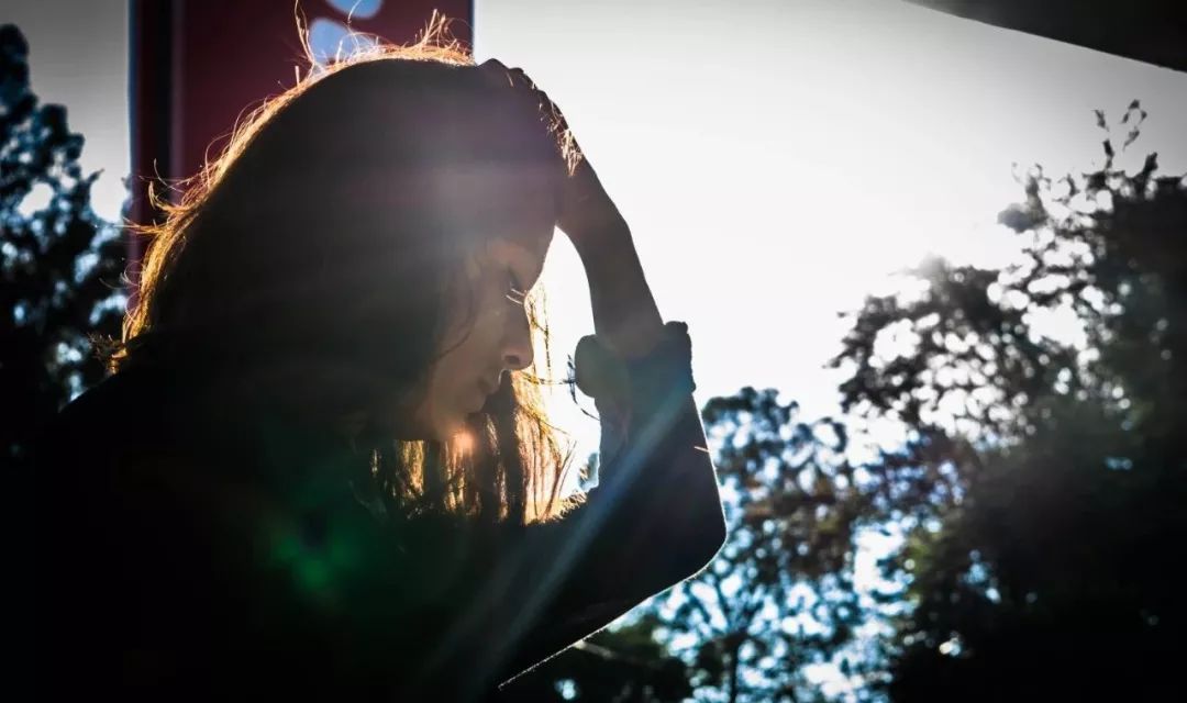 北大女生自杀事件:这场极致的冥王星操纵,只钩住了2件事