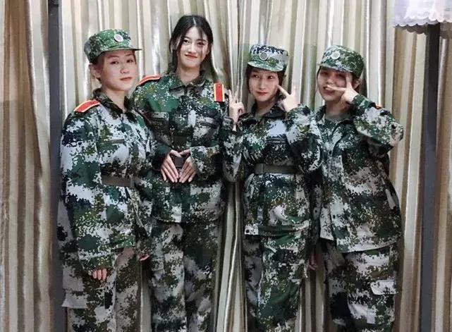 你跟你室友关系怎么样,你和室友相处得怎么样的英语