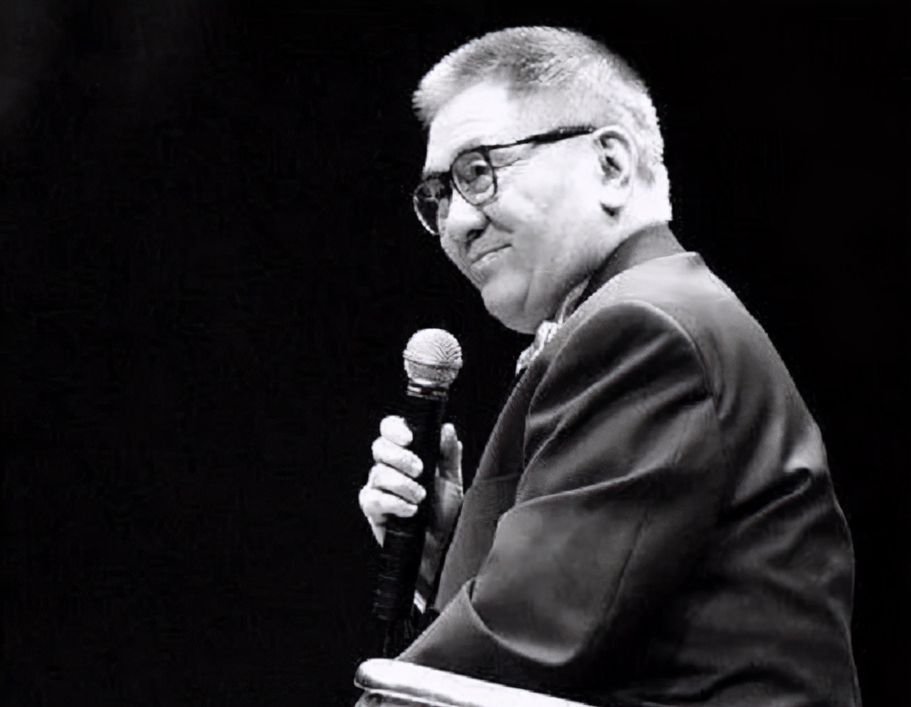 黄霑：离经叛道的“流氓”博士，歌中的江湖再也回不去了