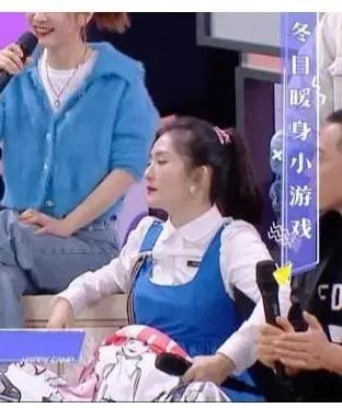 直播时孕吐、小腹臃肿不敢玩游戏、突然取消工作，谢娜真怀孕了？