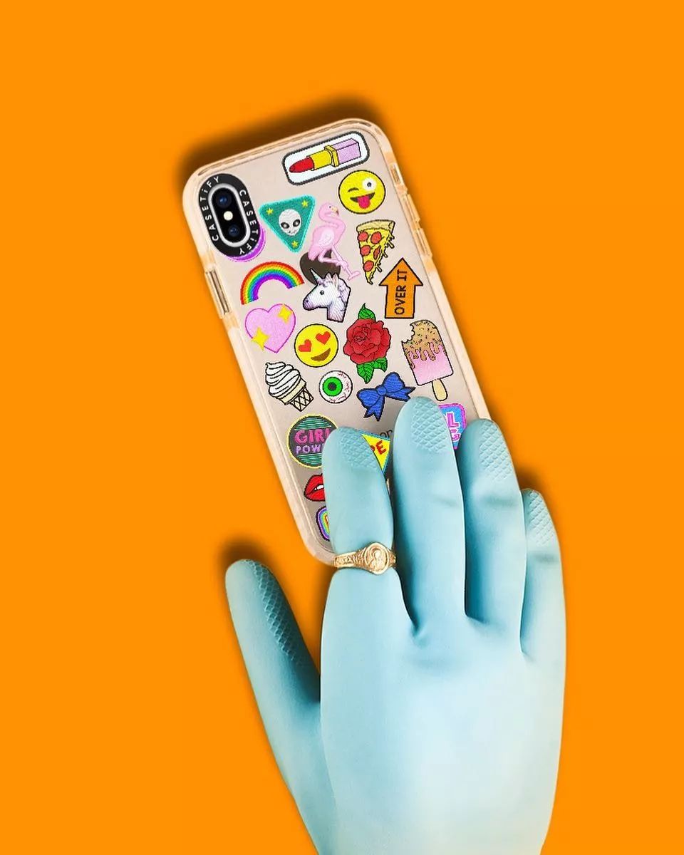 让登上福布斯的Kylie金小妹宠幸的手机壳是？