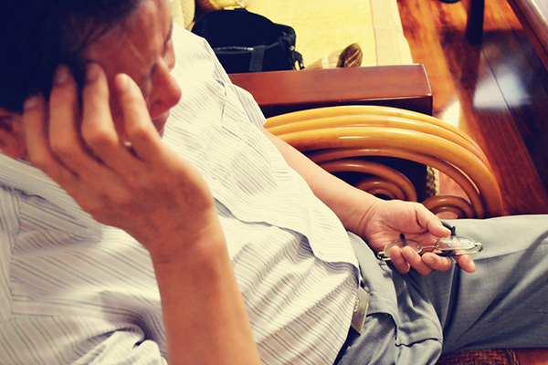 如何预防老人不长老年斑,为什么还不到四十岁就长老年斑