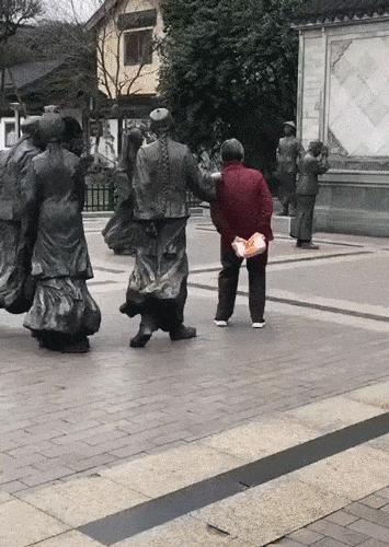 搞笑动图gif表情包可爱,搞笑动图gif图片合集