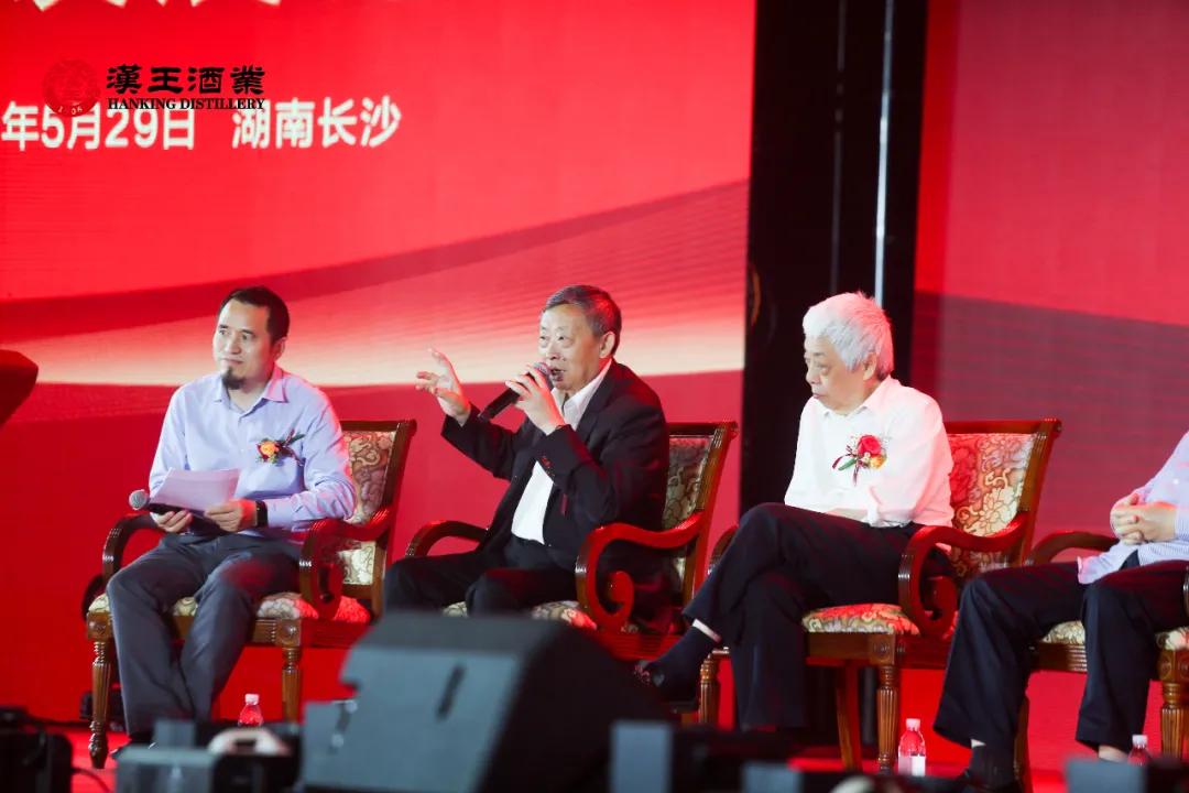 百亿富豪加持，2年成就超级IP，汉王酒业要领跑酱酒“名场面”？