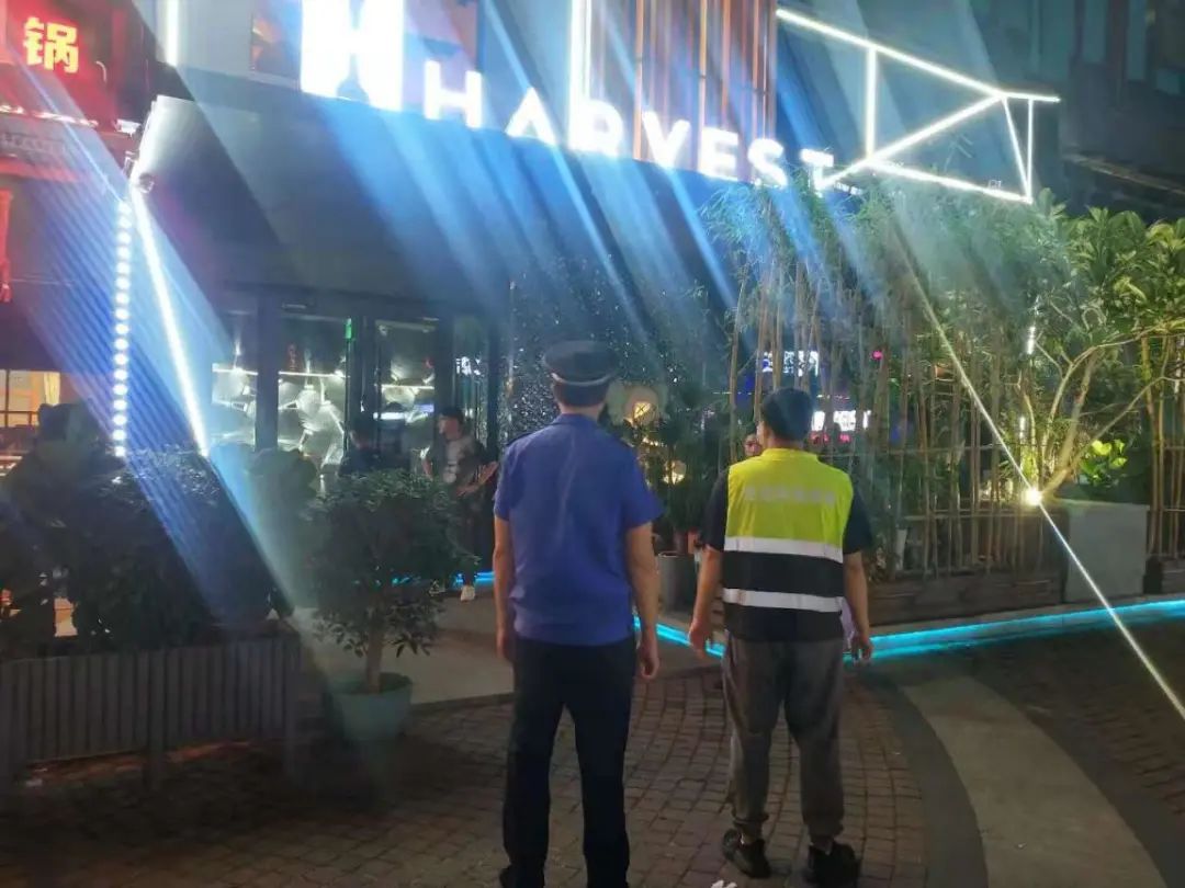 商业街酒吧噪音扰民成功案例,广州番禺区井盖响扰民怎么投诉