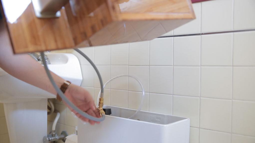 怎样让马桶水箱冲一半的水,虹吸马桶和直冲马桶省水