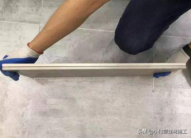 冠珠瓷砖拖地有腥味,瓷砖有腥味是不是瓷砖不好