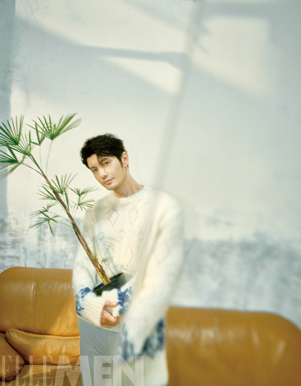 圆脸男士修饰脸型的发型,怎么选择适合自己的发型长脸男