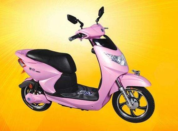 电瓶车正确充电方法照片,电瓶车正确充电先插哪里