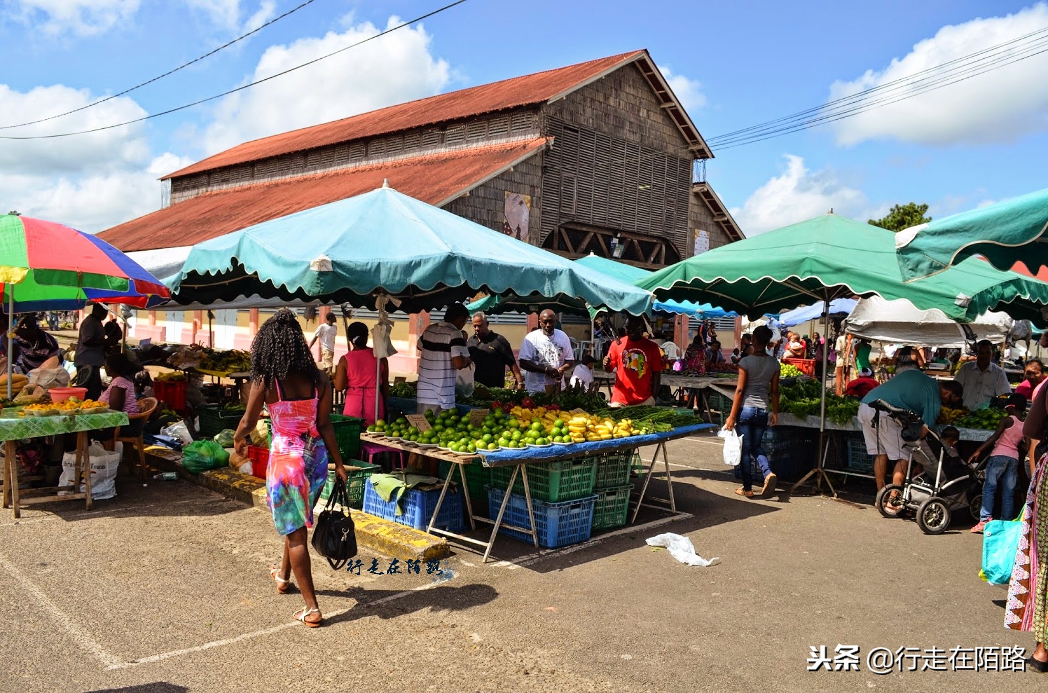 南美唯一欧元城市：居民多数是囚犯后代，享受欧盟福利待遇