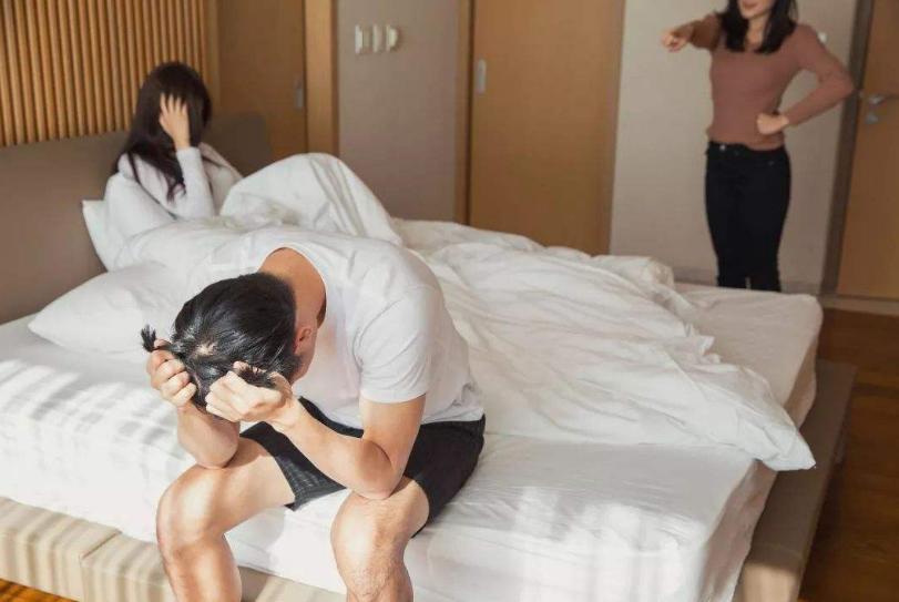 女朋友的闺蜜喜欢上我怎么化解,女朋友的闺蜜总是针对你怎么办