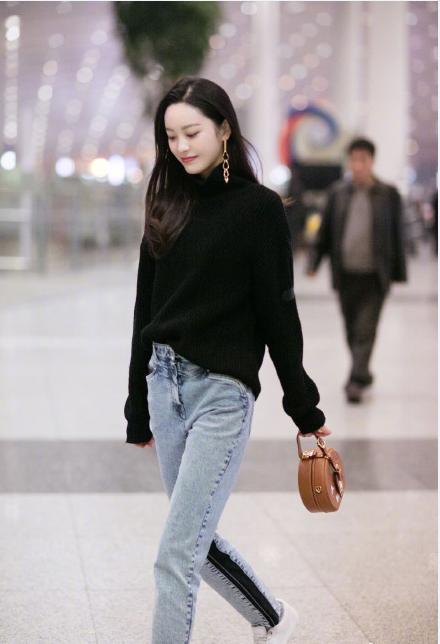 秋冬加厚针织毛衣,减龄又保暖的针织毛衣