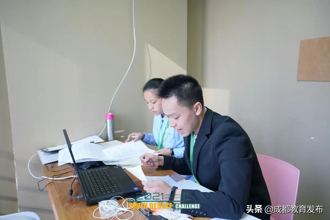 中美高中交流赛,中美高中生对比出场